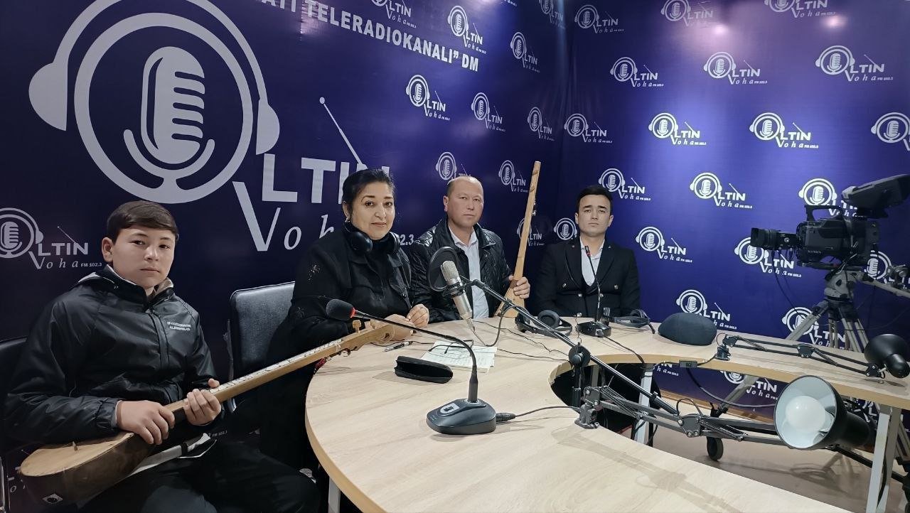 Qashqadaryo viloyati oltin voha radiosida Oʻqituvchi va oʻquvchilarimiz mehmonda